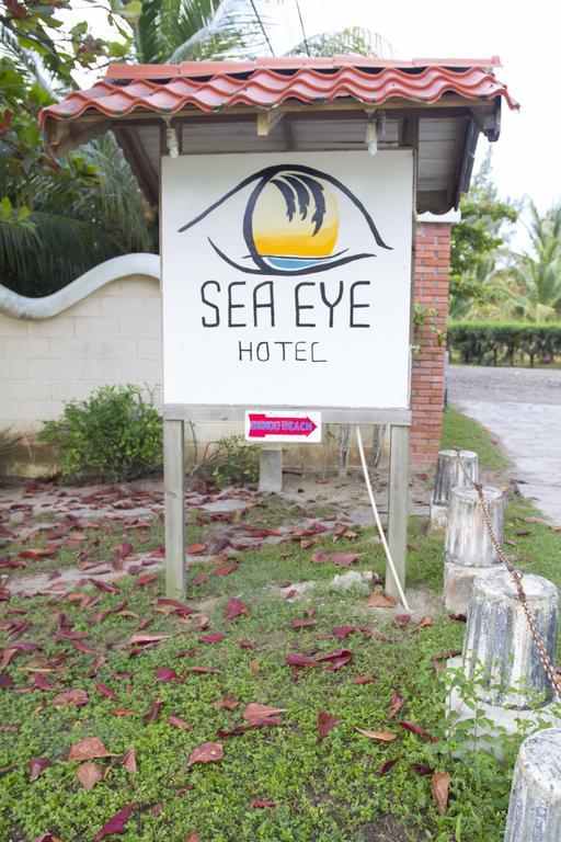 Sea Eye Hotel - Tropical Building Útila Esterno foto